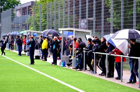 Stufen, kurven und der fc eschborn Tisch und bett florsheim